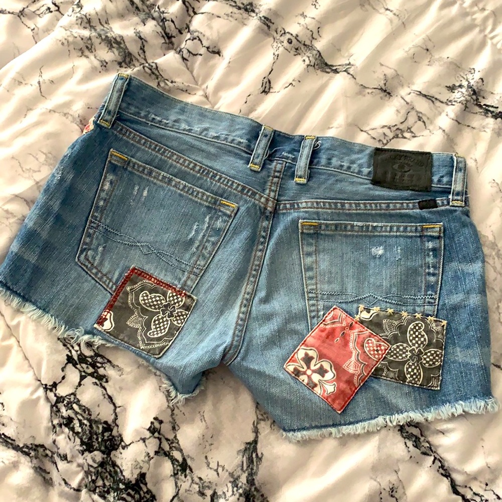 •Short• - Picture 2 of 2